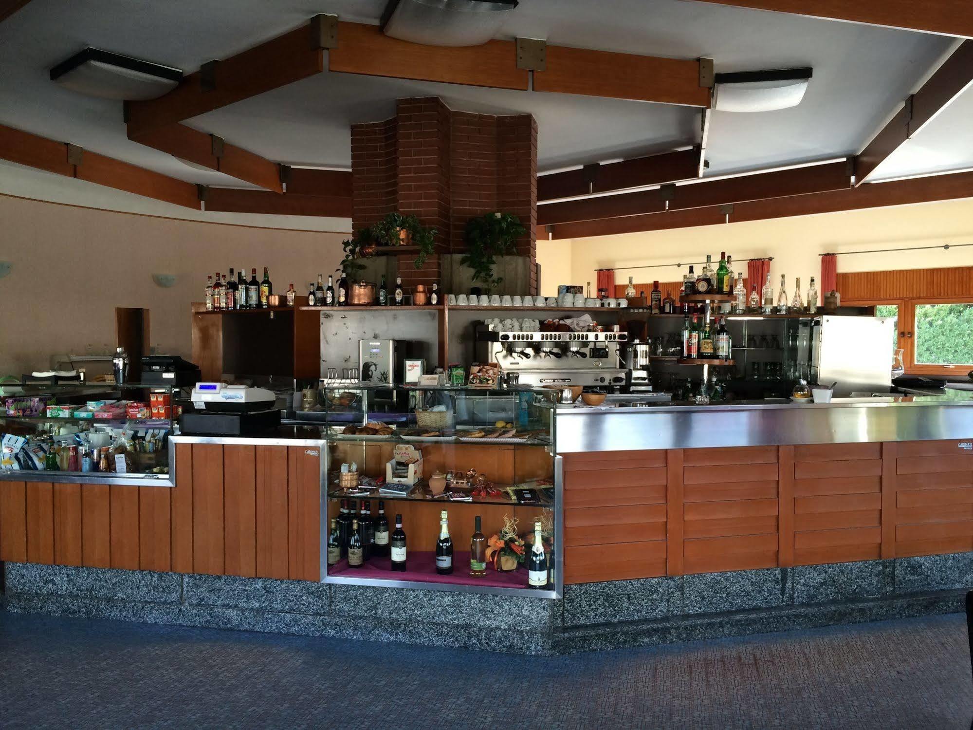 Hotel Aurora Colico Buitenkant foto